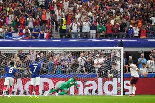 España vuelve a la final 16 años después; domina 2-0 a una decepcionante Francia España vuelve a la final 16 años después; domina 2-0 a una decepcionante Francia