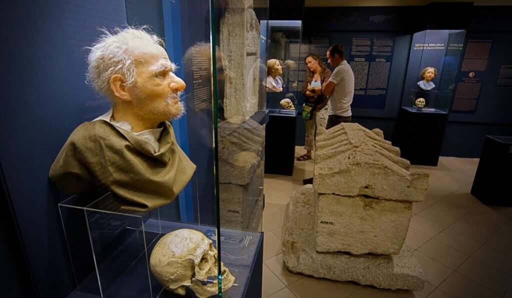 Exhibition in Hungary brings forgotten faces to life Exhibition in Hungary brings forgotten faces to life