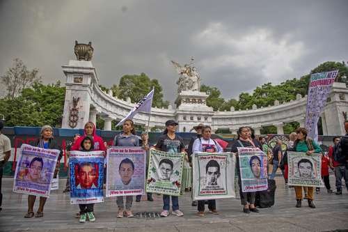 FGR dará a conocer los nuevos avances del caso Ayotzinapa FGR dará a conocer los nuevos avances del caso Ayotzinapa