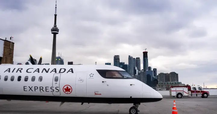 Federal government halts Billy Bishop Airport expansion Federal government halts Billy Bishop Airport expansion
