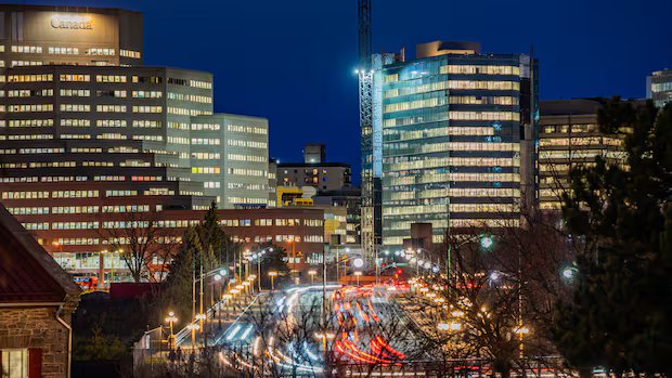 Federal workers return to the office 4 days a week. Will it be smooth sailing or ‘another hot mess’? Federal workers return to the office 4 days a week. Will it be smooth sailing or 'another hot mess'?