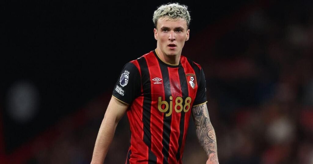 Fiorentina sign suspended Bournemouth full-back Jimenez on loan Fiorentina sign suspended Bournemouth full-back Jimenez on loan