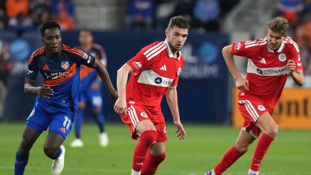 Fire transfer high-scoring Hugo Cuypers to CF Monterrey