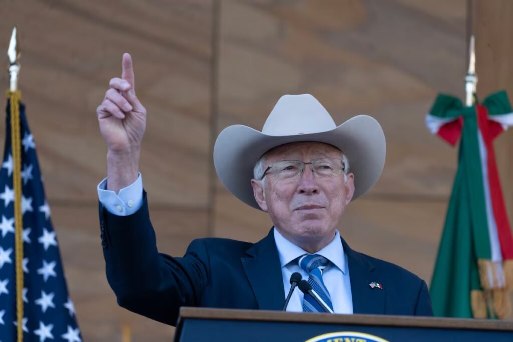Former ambassador to Mexico Ken Salazar says in his memoir that no US agent traveled on the plane that transported ‘El Mayo’ Zambada | International
