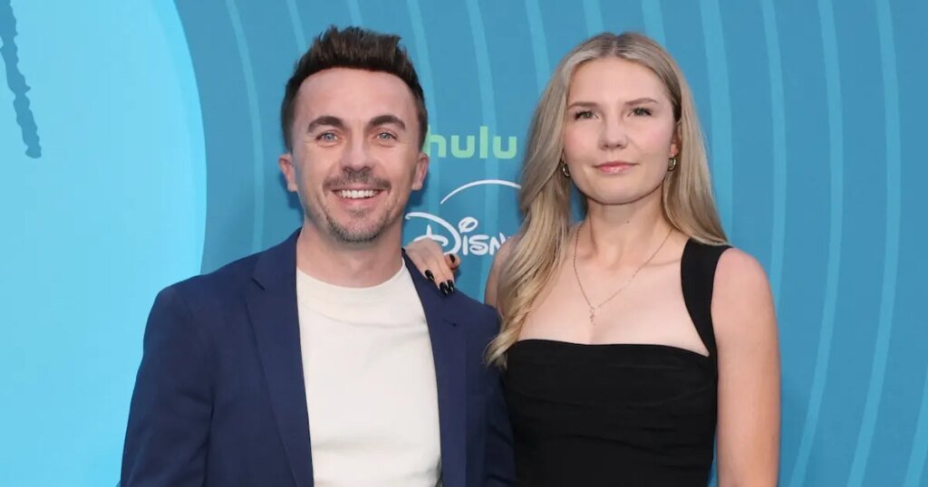 Frankie Muniz’s Wife Addresses Deleted Divorce Announcement Frankie Muniz's Wife Addresses Deleted Divorce Announcement