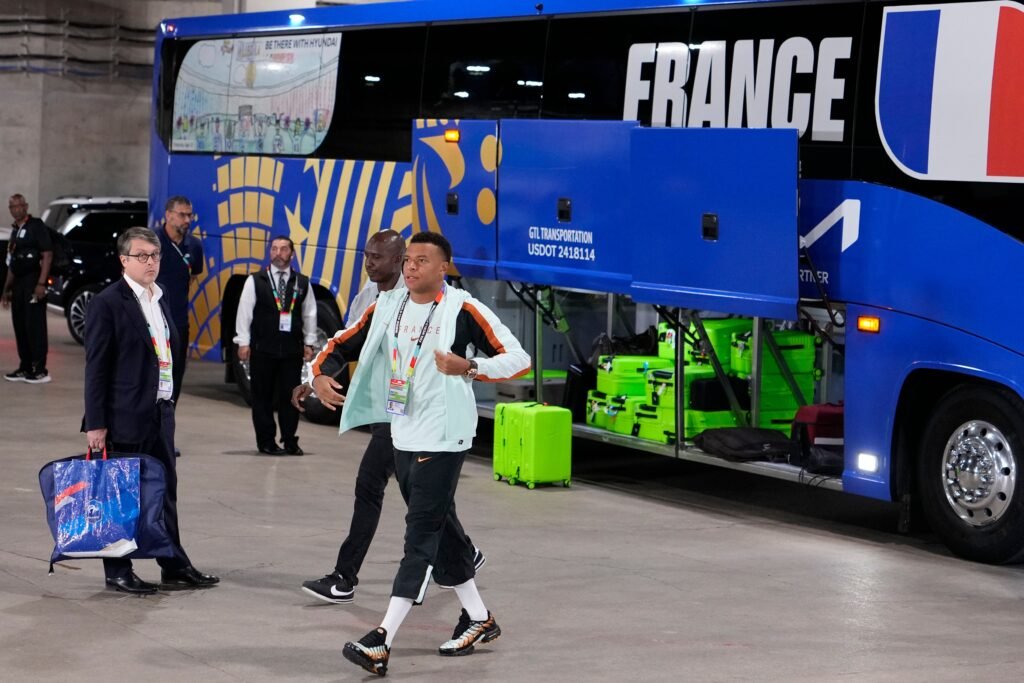 French soccer team arrives in Dallas on an ICE deportation jet French soccer team arrives in Dallas on an ICE deportation jet