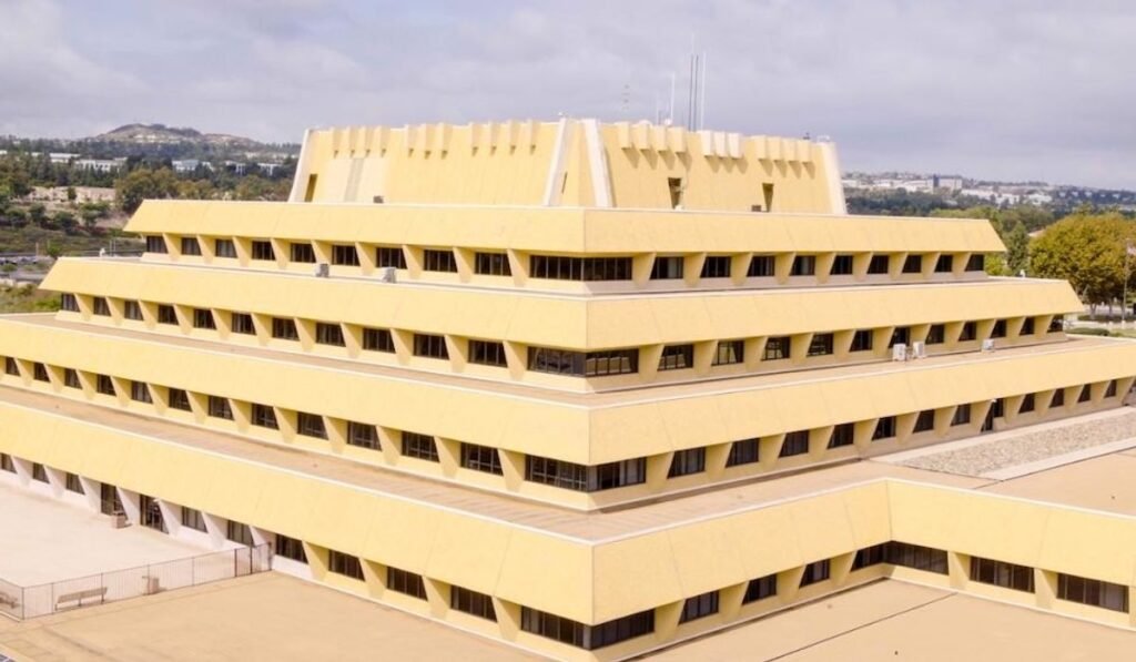 GSA sells California’s ‘Ziggurat’ federal building for record $207 million