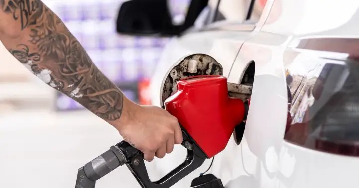 Gas prices jump across Metro Vancouver, hovering around $2 a litre – BC Gas prices jump across Metro Vancouver, hovering around $2 a litre - BC