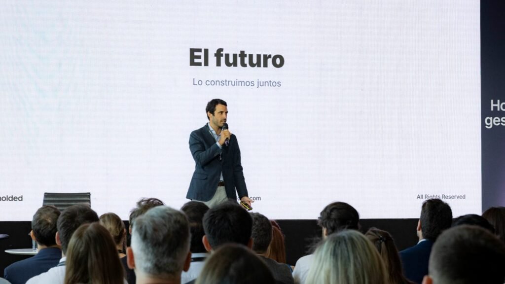 Gerard Callejón, de Holded: “Creemos al 100% en el poder de gestionar un negocio de forma totalmente integrada” Gerard Callejón, de Holded: "Creemos al 100% en el poder de gestionar un negocio de forma totalmente integrada"