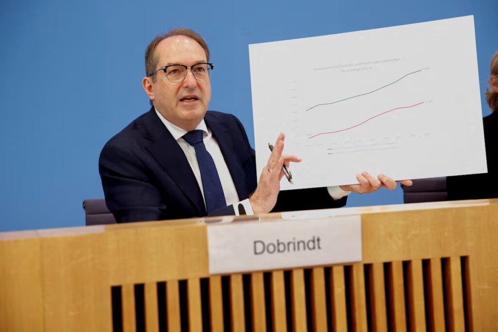German intelligence services consider the far right a danger to democracy | International German intelligence services consider the far right a danger to democracy | International