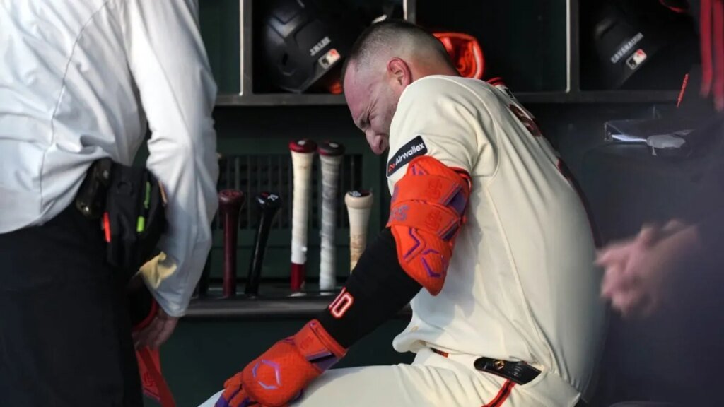 Giants place INF Casey Schmitt (torn meniscus) on 10-day IL