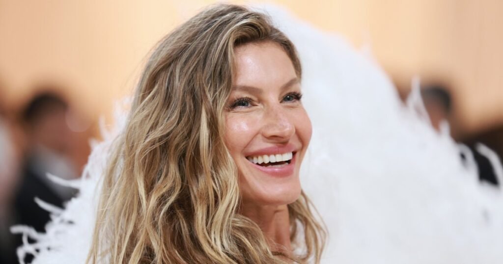 Gisele Bundchen’s Tahiti Bikini Look Is Only $26 on Amazon Gisele Bundchen's Tahiti Bikini Look Is Only $26 on Amazon