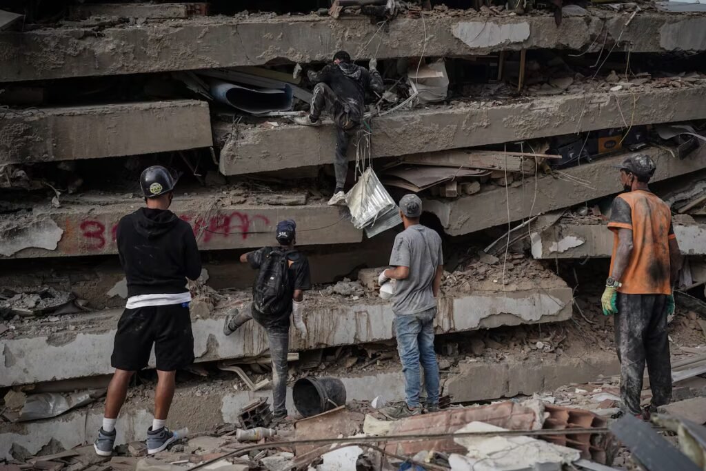 Group of lawmakers ask Trump to lift sanctions on Venezuela to help respond to earthquake devastation | U.S. Group of lawmakers ask Trump to lift sanctions on Venezuela to help respond to earthquake devastation | U.S.
