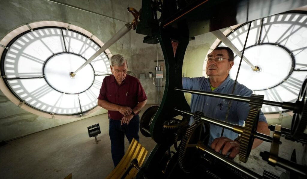 House passes bill to lock the clock on daylight saving time House passes bill to lock the clock on daylight saving time