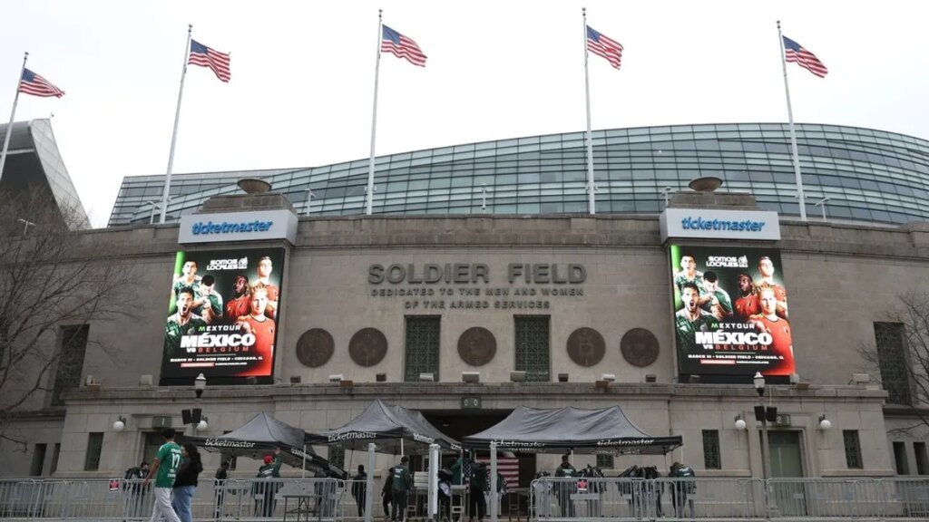Illinois Senator: Bears ’50-50′ to stay in state Illinois Senator: Bears '50-50' to stay in state