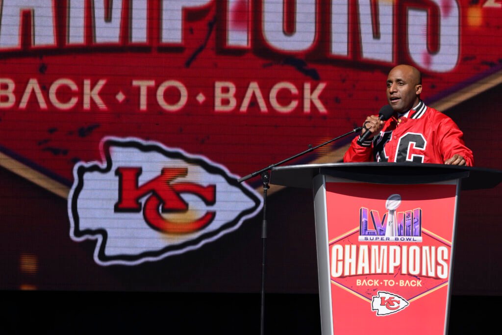 Is a fan march better than a Super Bowl parade? Is a fan march better than a Super Bowl parade?