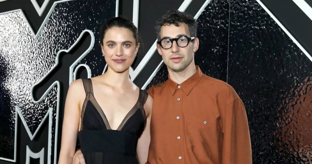 Jack Antonoff Brought Sister to Taylor Swift Wedding Amid Split Jack Antonoff Brought Sister to Taylor Swift Wedding Amid Split