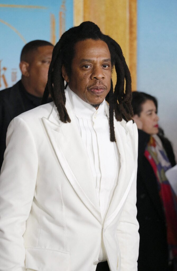 Jay-Z Says Safety Caused Three Hour Concert Delay Jay-Z Says Safety Caused Three Hour Concert Delay