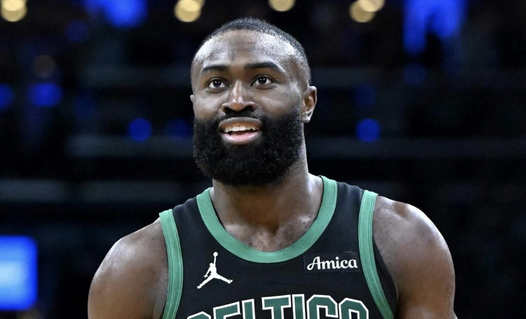 Jaylen Brown Reunited With Young, Emotional Celtics Fan Jaylen Brown Reunited With Young, Emotional Celtics Fan
