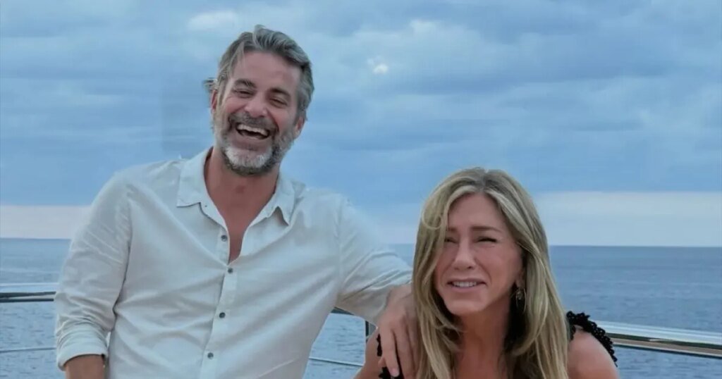 Jennifer Aniston Shares Glimpse Into Life With Jim Curtis