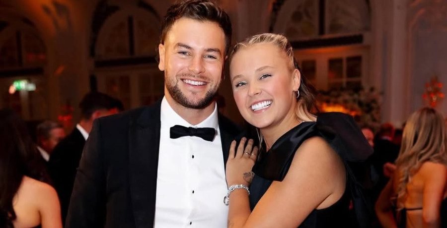 JoJo Siwa & Chris Hughes Have 1 Strict Relationship Rule JoJo Siwa & Chris Hughes Have 1 Strict Relationship Rule