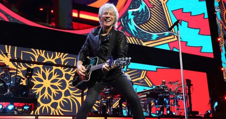 Jon Bon Jovi abruptly ends concert at Madison Square Garden due to health issue – National Jon Bon Jovi abruptly ends concert at Madison Square Garden due to health issue - National