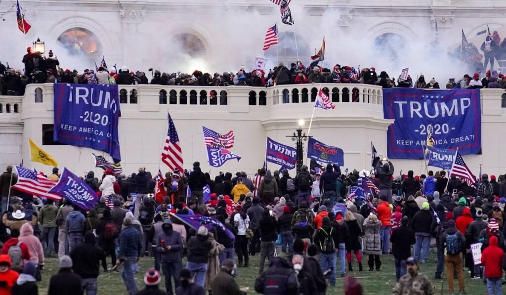 Judge tosses remnants of Proud Boys seditious conspiracy case after Trump’s broad clemency Judge tosses remnants of Proud Boys seditious conspiracy case after Trump’s broad clemency