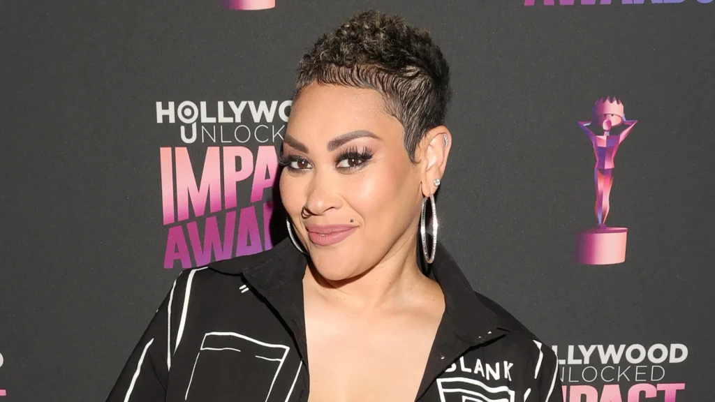 Keke Wyatt Sparks Pregnancy Speculation W/ Mystery Man (Vid) Keke Wyatt Sparks Pregnancy Speculation W/ Mystery Man (Vid)