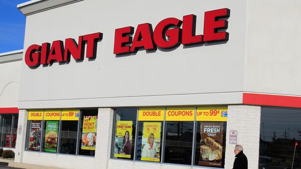 Kroger to buy regional grocer Giant Eagle in $1.65 billion deal Kroger to buy regional grocer Giant Eagle in $1.65 billion deal