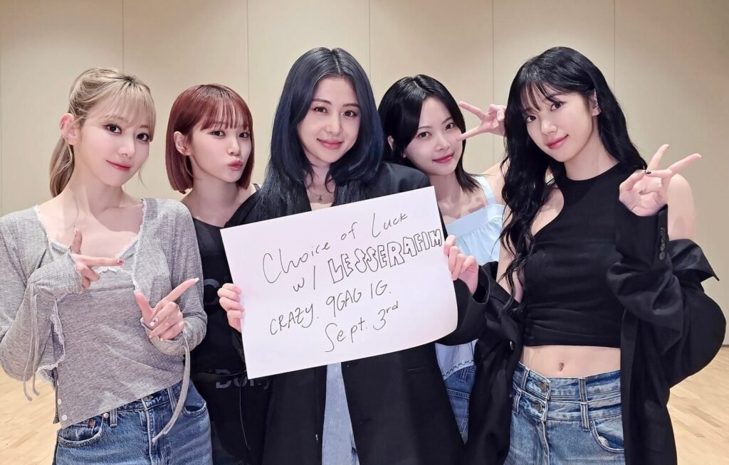 LE SSERAFIM’s Playful Korean Caption About Bangs Pulls 154,000 Likes LE SSERAFIM’s Playful Korean Caption About Bangs Pulls 154,000 Likes