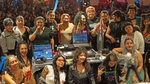 La Nueva Ola Sonidera reventó con un ecosistema soroacústico en la CDMX La Nueva Ola Sonidera reventó con un ecosistema soroacústico en la CDMX