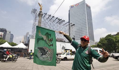La fiesta mundialista continúa en México pese a la eliminación La fiesta mundialista continúa en México pese a la eliminación