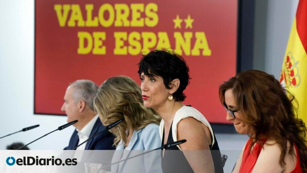 La portavoz del Gobierno defiende la “inocencia” de Zapatero mientras Yolanda Díaz insiste en pedir “explicaciones” La portavoz del Gobierno defiende la "inocencia" de Zapatero mientras Yolanda Díaz insiste en pedir "explicaciones"