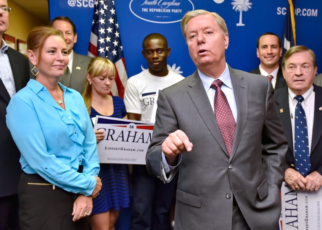 Lindsey Graham’s sister, Darline, will serve out his Senate term Lindsey Graham’s sister, Darline, will serve out his Senate term