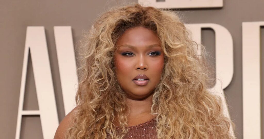 Lizzo Breaks Down ‘Reasons’ for Weight Loss Journey Lizzo Breaks Down 'Reasons' for Weight Loss Journey