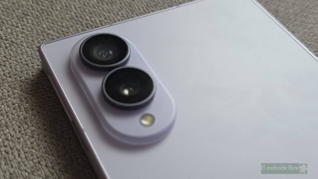 Los nuevos móviles de Samsung se convierten en una webcam gratis y sin tener que instalar ninguna aplicación Los nuevos móviles de Samsung se convierten en una webcam gratis y sin tener que instalar ninguna aplicación
