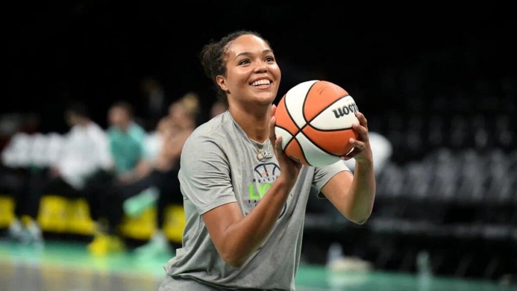 Lynx coach: Napheesa Collier on minutes restriction in debut