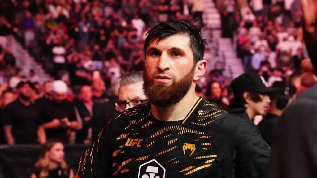 Magomed Ankalaev puts away Bogdan Guskov at UFC Abu Dhabi