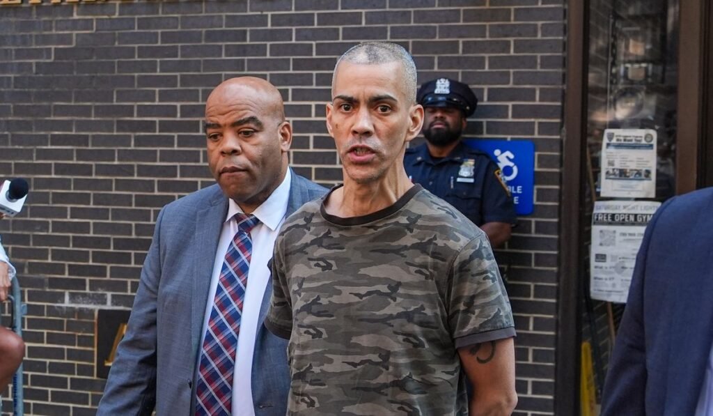 Man accused of yelling ‘Allahu Akbar’ in Manhattan stabbing spree faces hate crime charges Man accused of yelling ‘Allahu Akbar’ in Manhattan stabbing spree faces hate crime charges