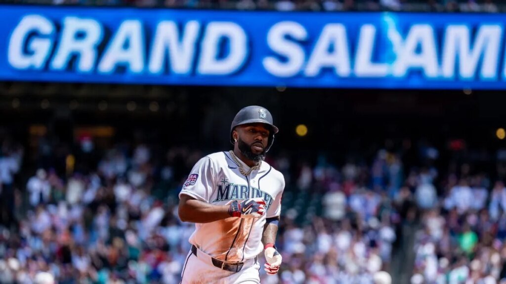 Mariners hit three HRs, use Logan Gilbert’s arm to demolish Blue Jays Mariners hit three HRs, use Logan Gilbert's arm to demolish Blue Jays