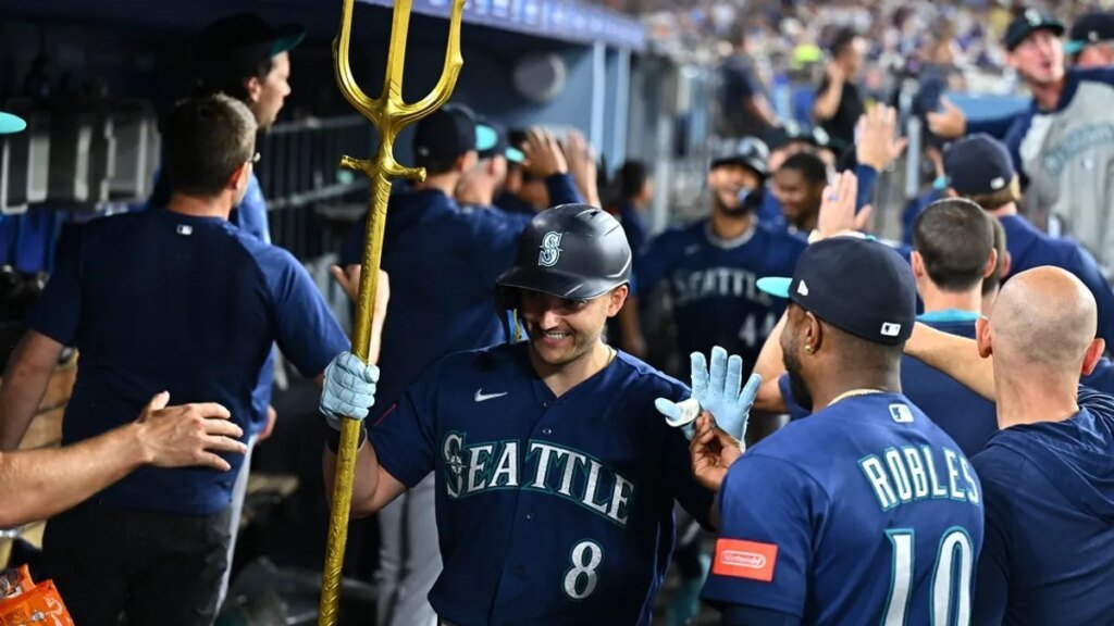 Mariners ride power display into rematch vs. Dodgers Mariners ride power display into rematch vs. Dodgers
