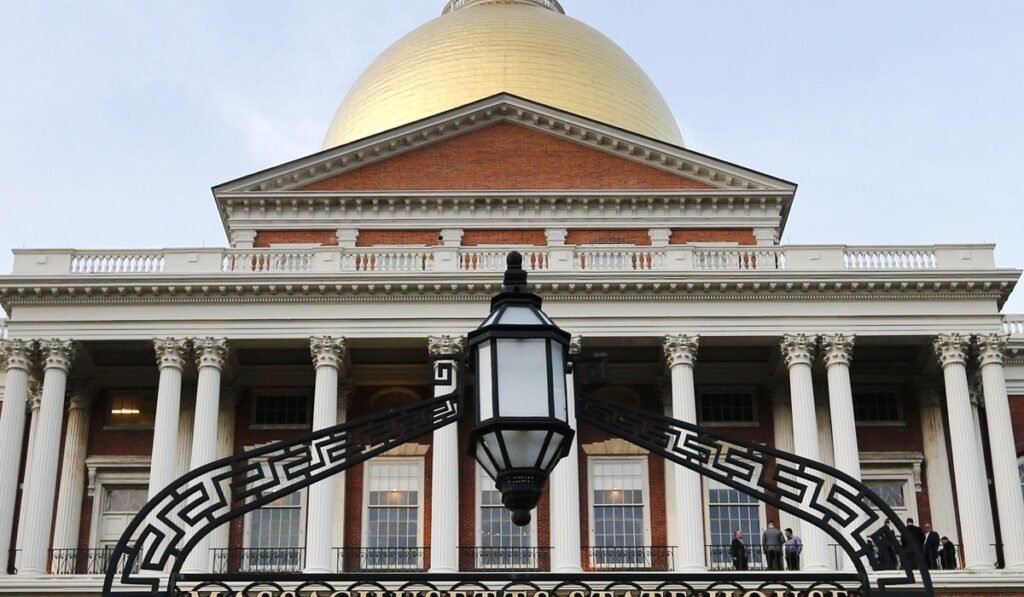 Massachusetts bill would let people sue ICE agents over rights violations Massachusetts bill would let people sue ICE agents over rights violations