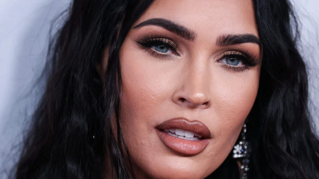 Megan Fox Shuts Down Troll With Brutal Comment About Her Exes Megan Fox Shuts Down Troll With Brutal Comment About Her Exes