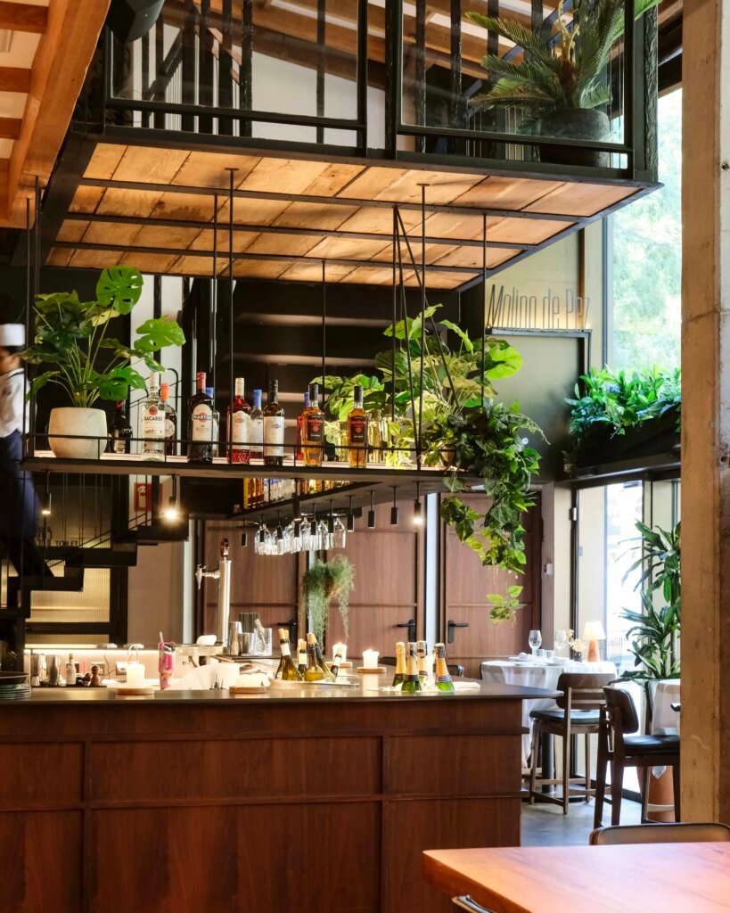 Menu, Atmosphere & What to Order — Barcelona Food Experience
