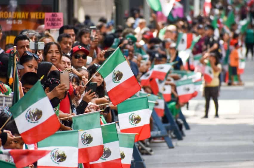 Mexico-born population of US drops to 11.1 million, report finds Mexico-born population of US drops to 11.1 million, report finds