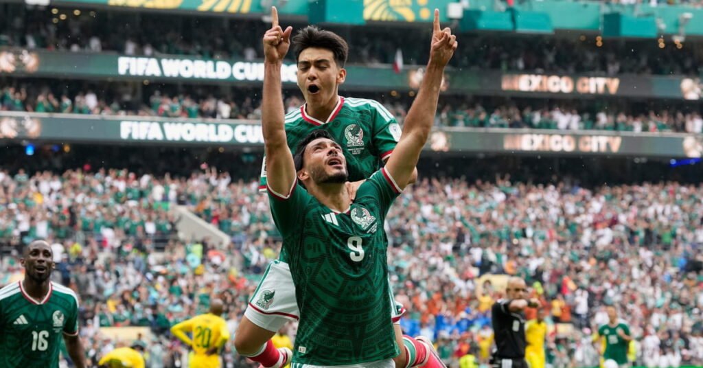 Mexico v Ecuador: Commentary, updates, goals and stats as co-hosts look to secure spot in World Cup round of 16 Mexico v Ecuador: Commentary, updates, goals and stats as co-hosts look to secure spot in World Cup round of 16