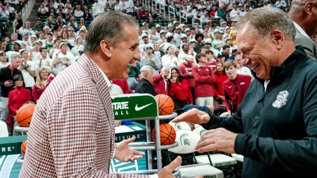 Michigan State, Arkansas added to Detroit’s Thanksgiving sports menu Michigan State, Arkansas added to Detroit's Thanksgiving sports menu