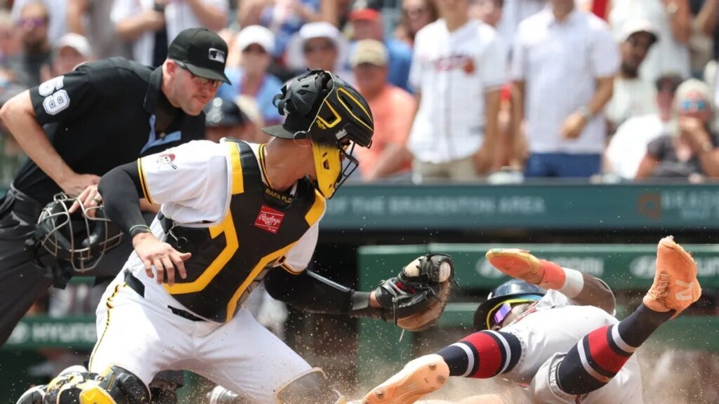 Mike Yastrzemski's late grand slam punctuates Braves' win over Pirates