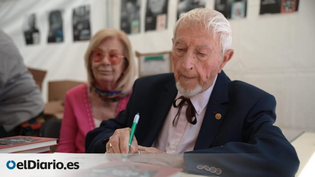 Muere con 103 años el escritor Josep Vallverdú, padre del clásico de la literatura infantil ‘Rovelló’ Muere con 103 años el escritor Josep Vallverdú, padre del clásico de la literatura infantil 'Rovelló'