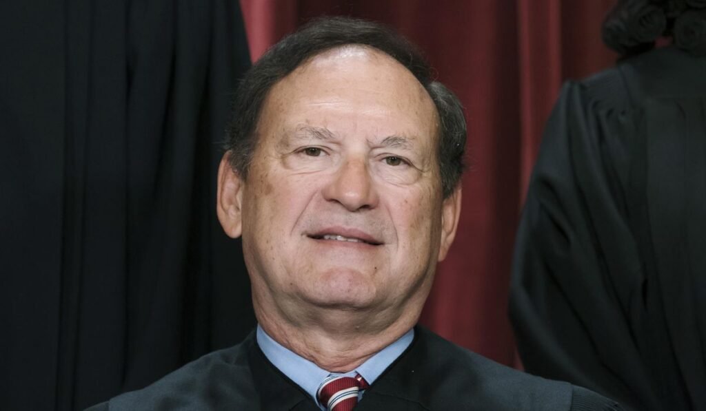 NPR retracts Alito retirement story within minutes NPR retracts Alito retirement story within minutes